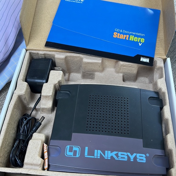 Linksys 2.4GJz Wireless G Broadband Router.  NIB - Picture 8 of 10